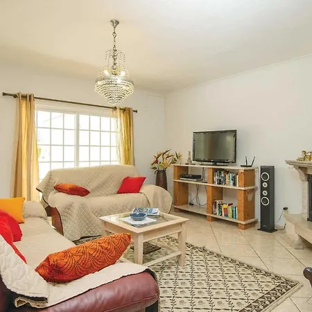 Sleeps 6 Air Con Wifi 贝纳吉