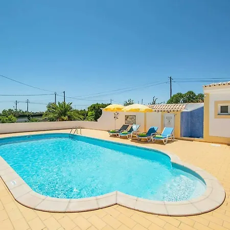 Villa Sleeps 6 Air Con Wifi