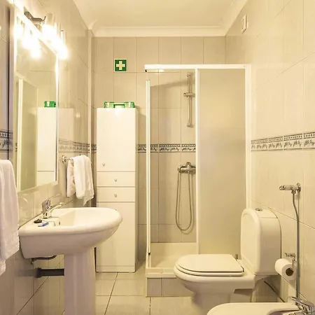 Sleeps 6 Air Con Wifi Villa